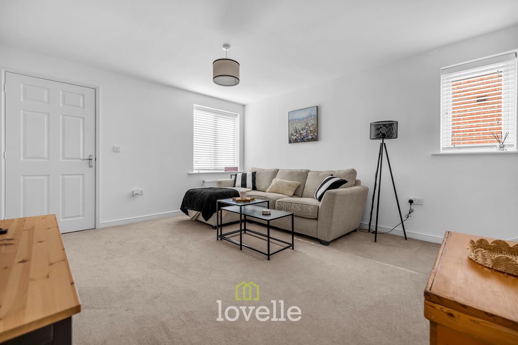 Property photo 3 of 21