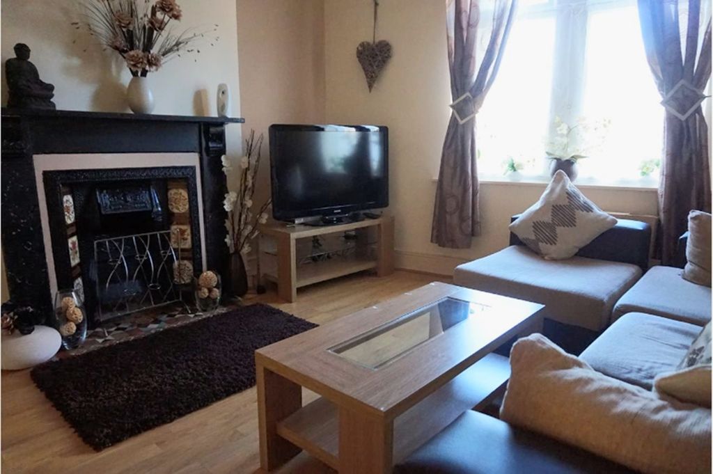 Property photo 2 of 8