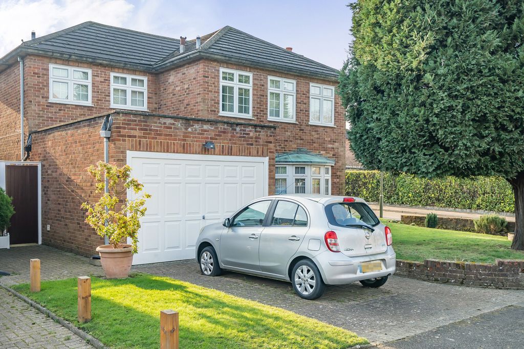 Property photo 1 of 15 External
