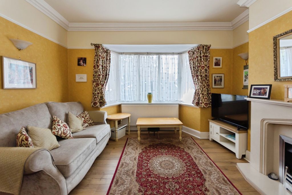 Property photo 3 of 20 Pbox-Img.Jpg