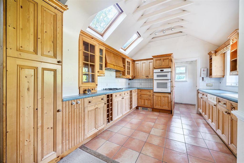 Property photo 3 of 29 1482960-11-6A397Ebf36d22.Jpg
