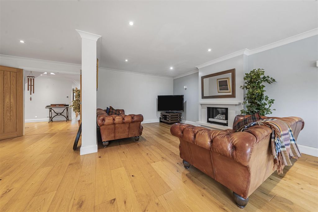 Property photo 3 of 25 Photo Mar 17 2026, 10 06 00 Am.Jpg