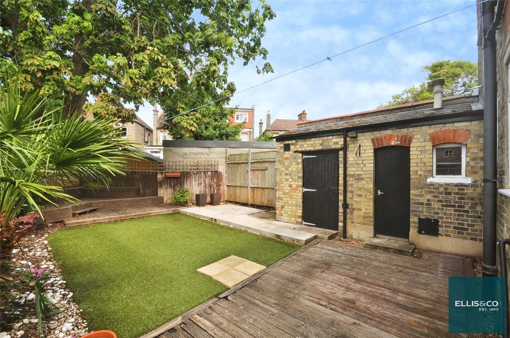 Property photo 3 of 13 Picture No. 24