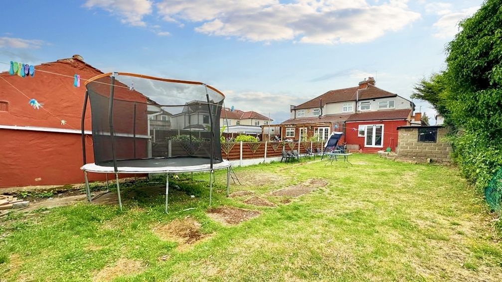 Property photo 2 of 19