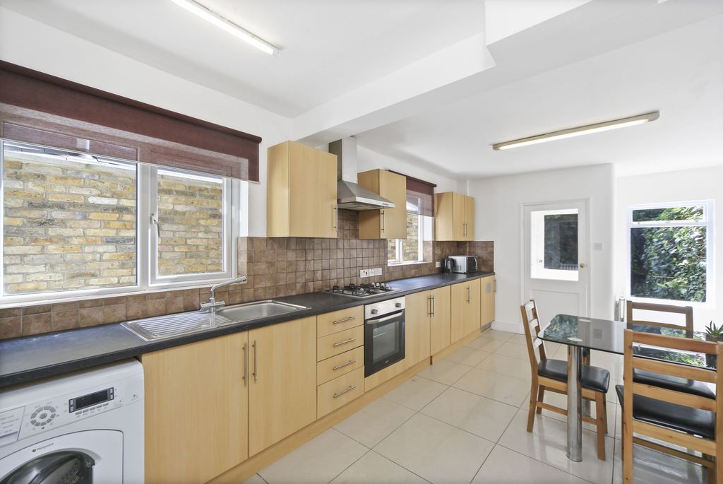 Property photo 3 of 10 1.Jpg
