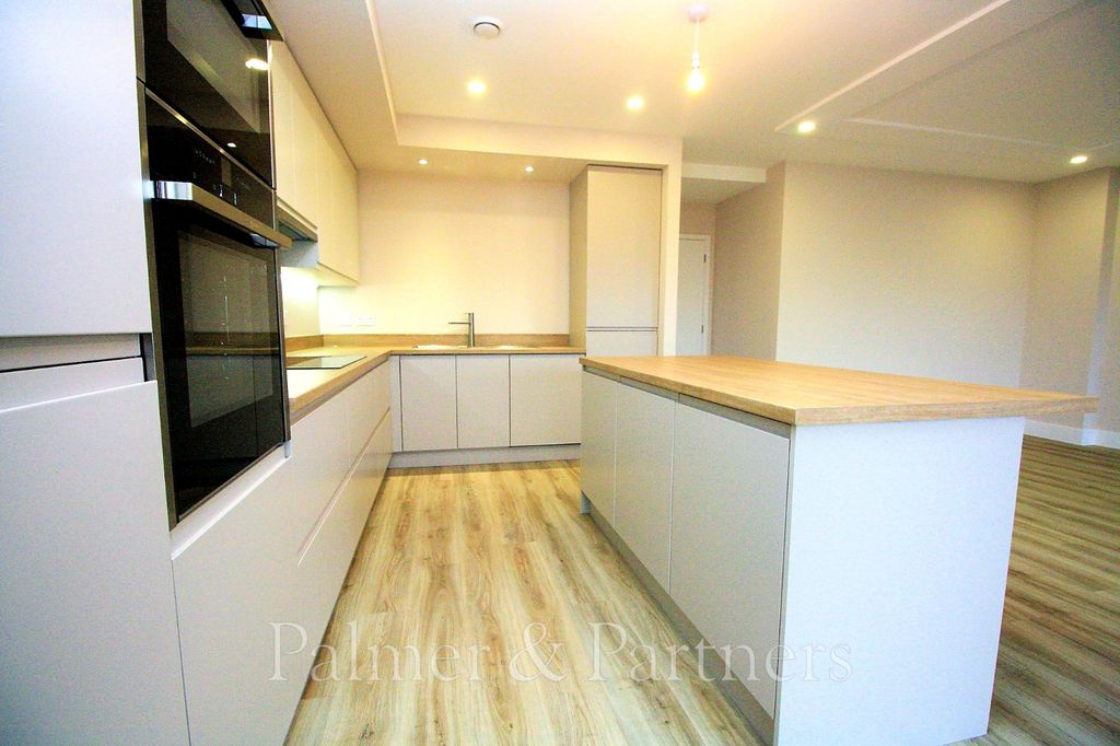 Property photo 3 of 11 Picture No. 18