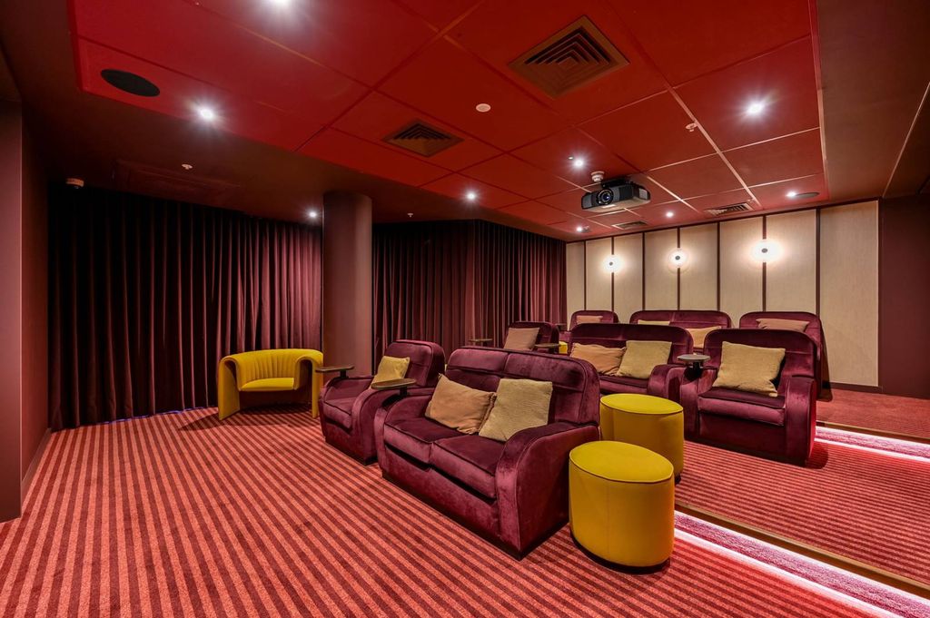 Property photo 2 of 39