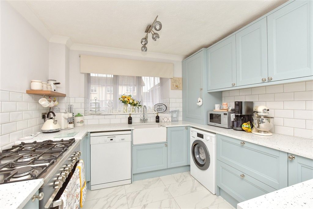 Property photo 3 of 14 Kitchen/ Dining Area