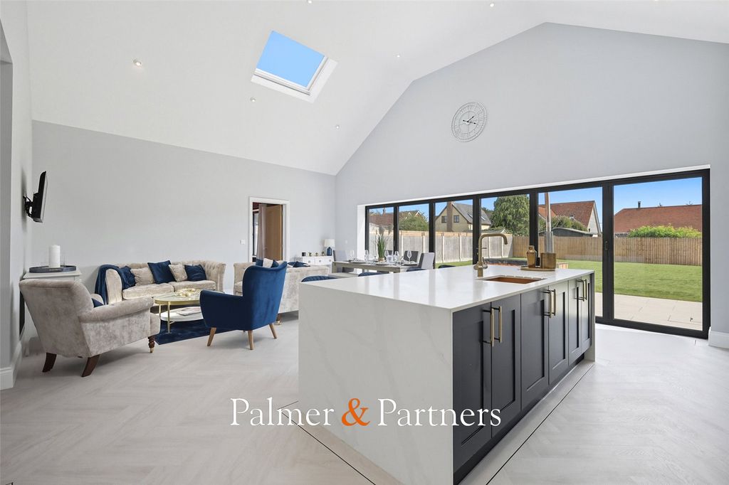 Property photo 2 of 31 Picture No. 40