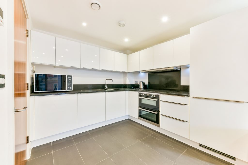 Property photo 2 of 9 Kitchen