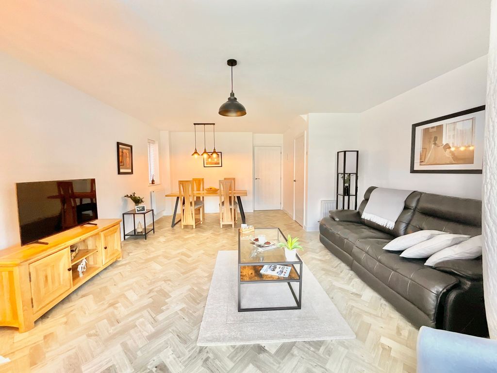 Property photo 2 of 22