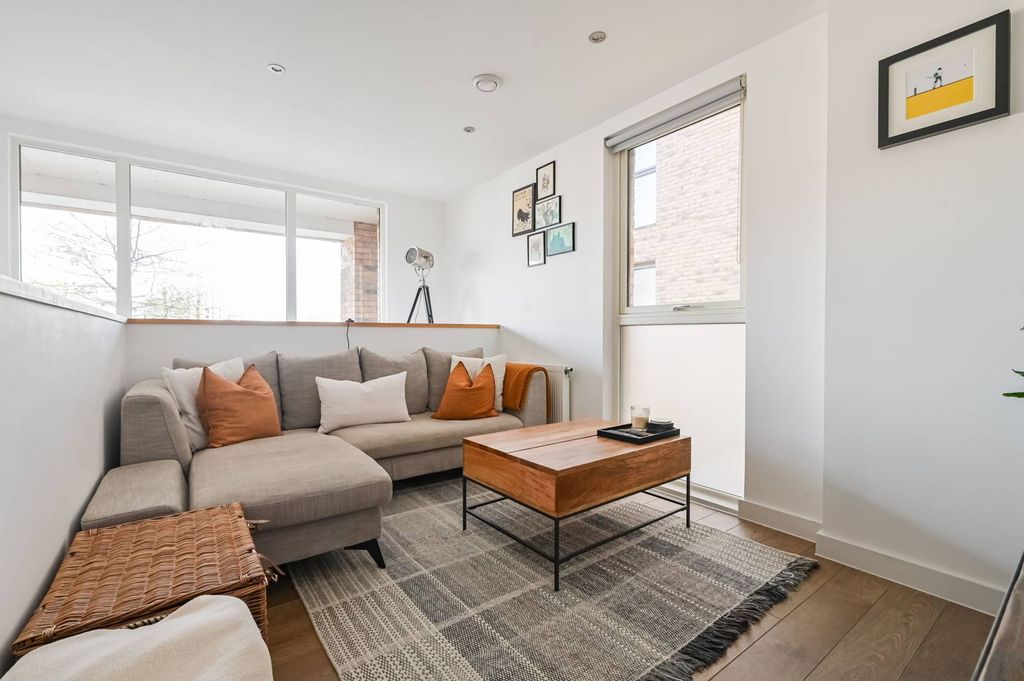 Property photo 2 of 26