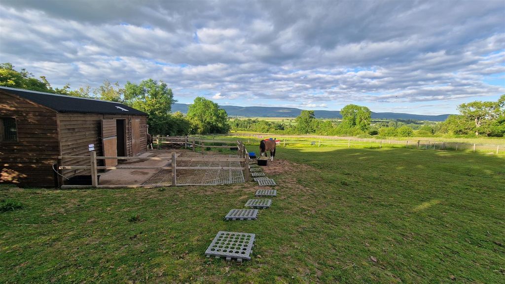 Property photo 3 of 34 1000053620.Jpg