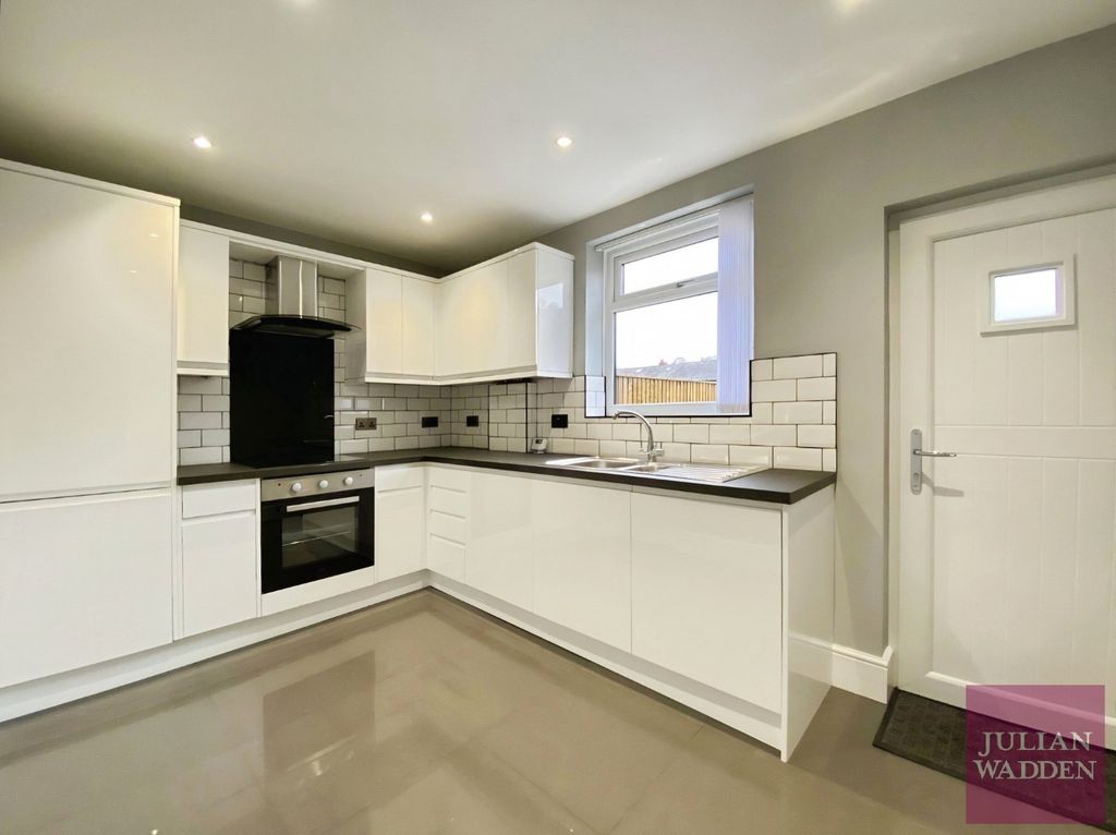 Property photo 3 of 10 Picture 3