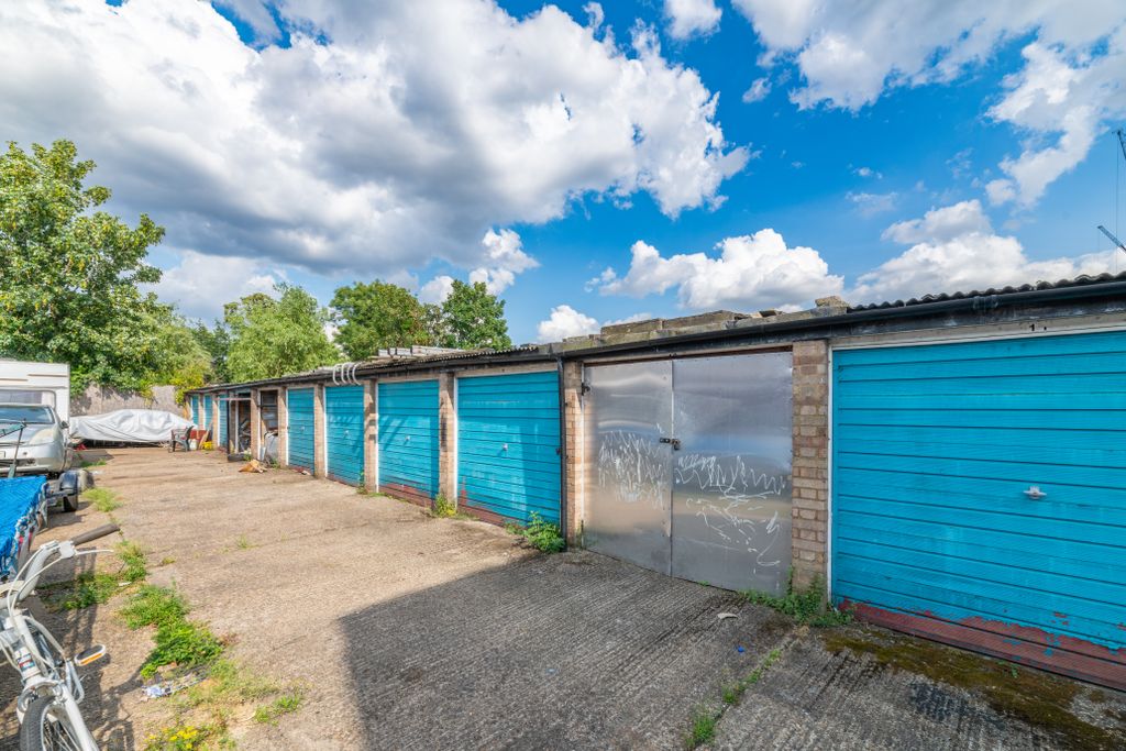 Property photo 3 of 8 27-31 Oliver Road, Plus 12 Lock-Up Garages To The Rear, Leyton, E10 5Ld