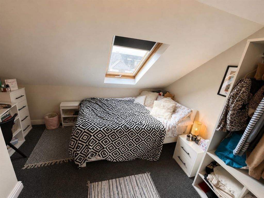 Property photo 2 of 13 9710984.Png