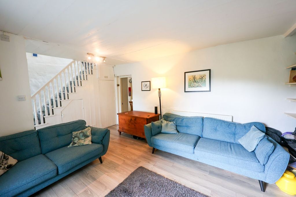 Property photo 2 of 23
