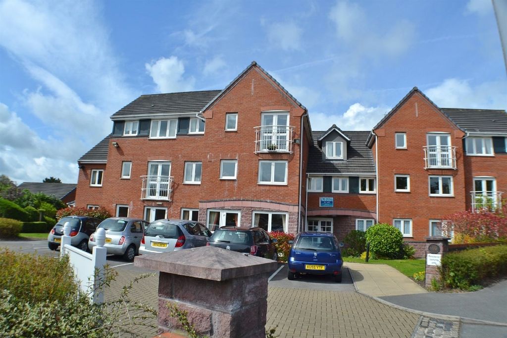 Property photo 2 of 9 (Main)