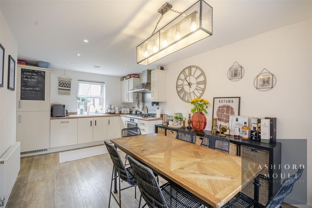 Property photo 3 of 35 Ashford-25.Jpg