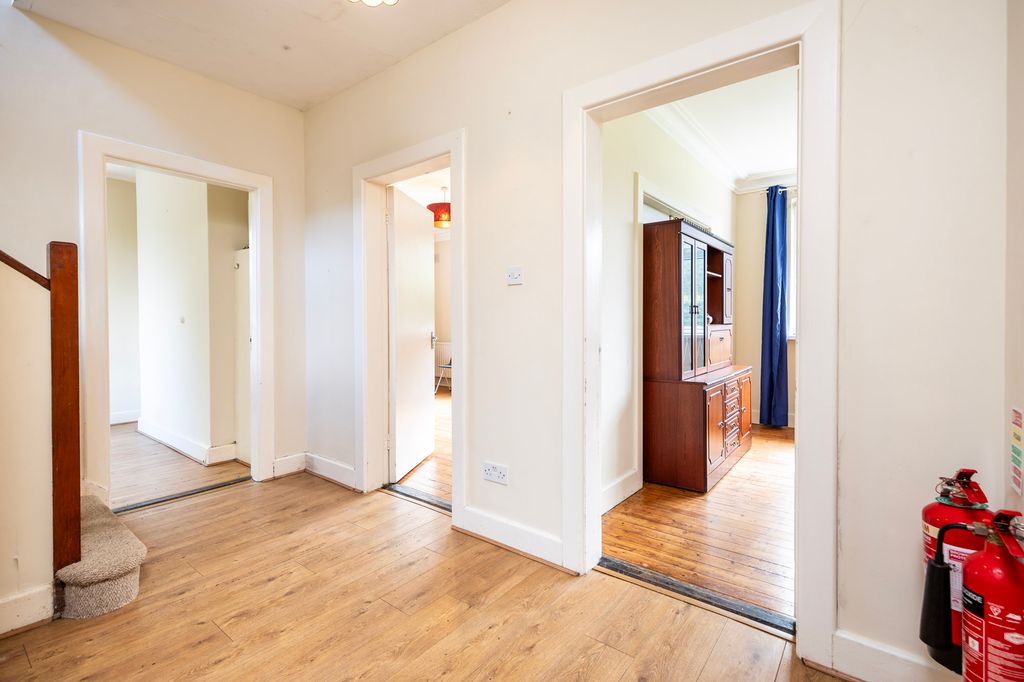 Property photo 3 of 44