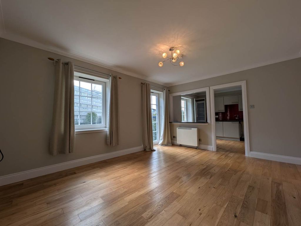 Property photo 2 of 13 Liv2