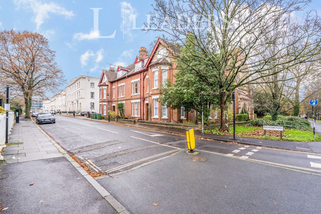 Property photo 2 of 6 034A1753-9254-Ec11-8