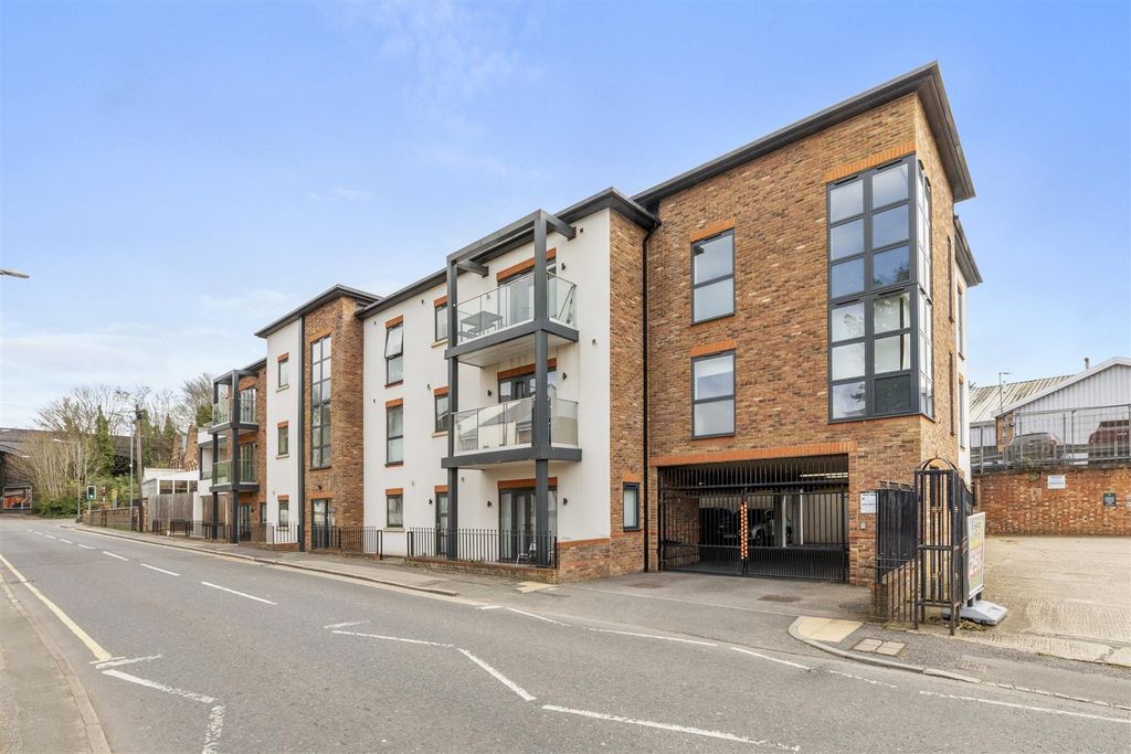 Property photo 1 of 1 External