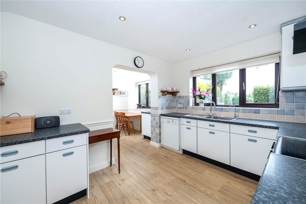 Property photo 3 of 17 Picture No. 50