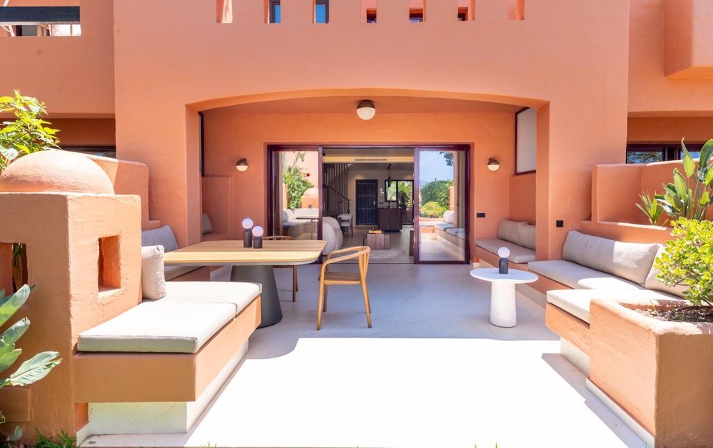 Property photo 2 of 31