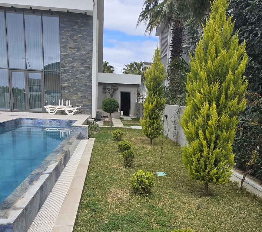 Property photo 3 of 19 Exceptional Villa With A Private Pool &amp; Spa Facilities For Sale In Belek, Antalya - Well-Maintained Private Garden