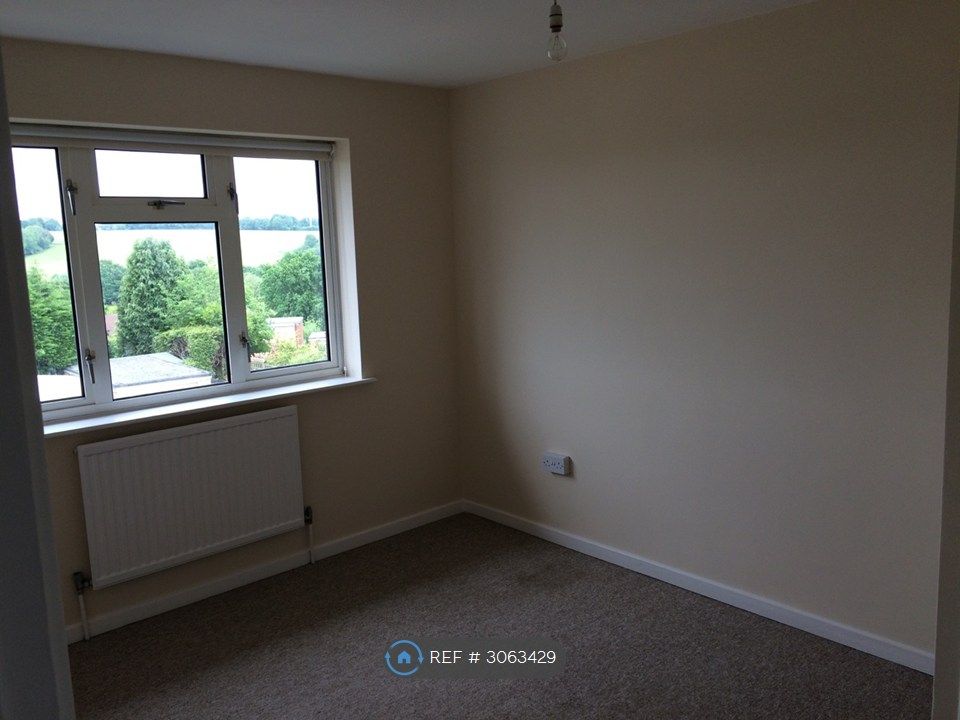 Property photo 2 of 8 Bedroom 2