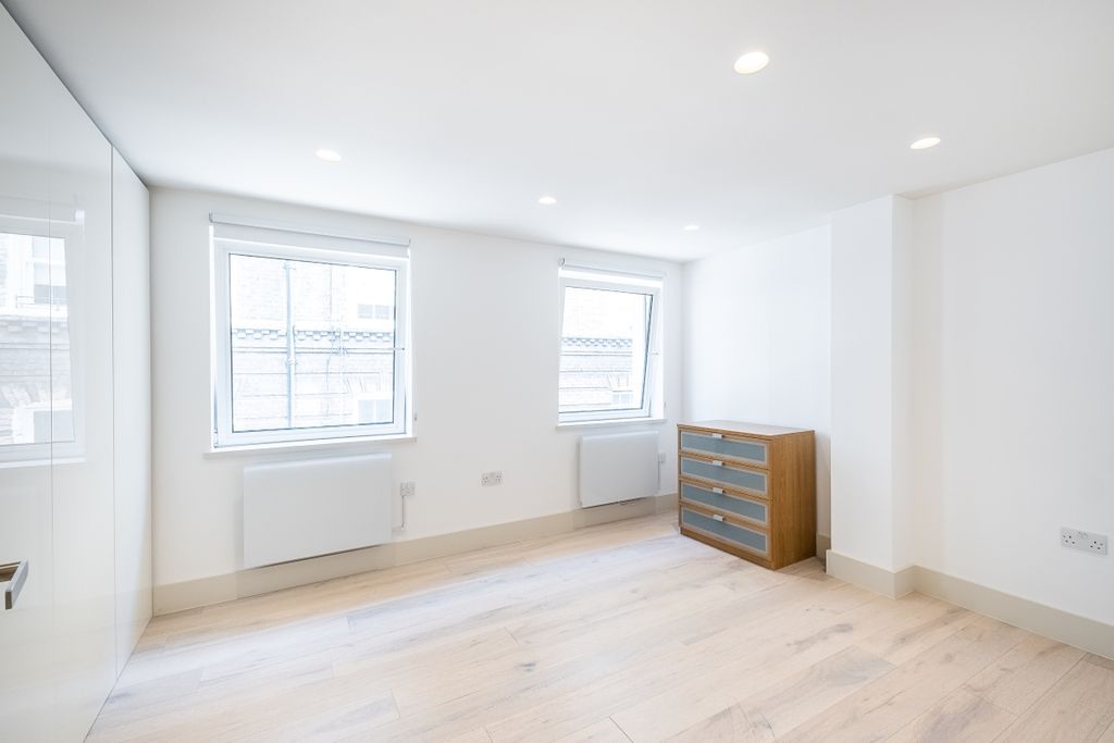 Property photo 2 of 5 Bedroom