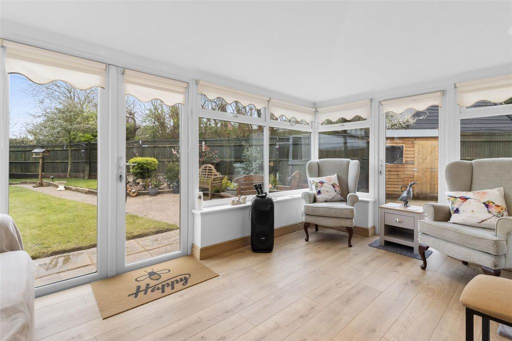 Property photo 2 of 28 Conservatory