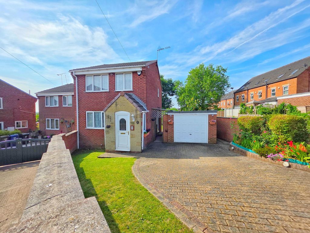 Property photo 1 of 16