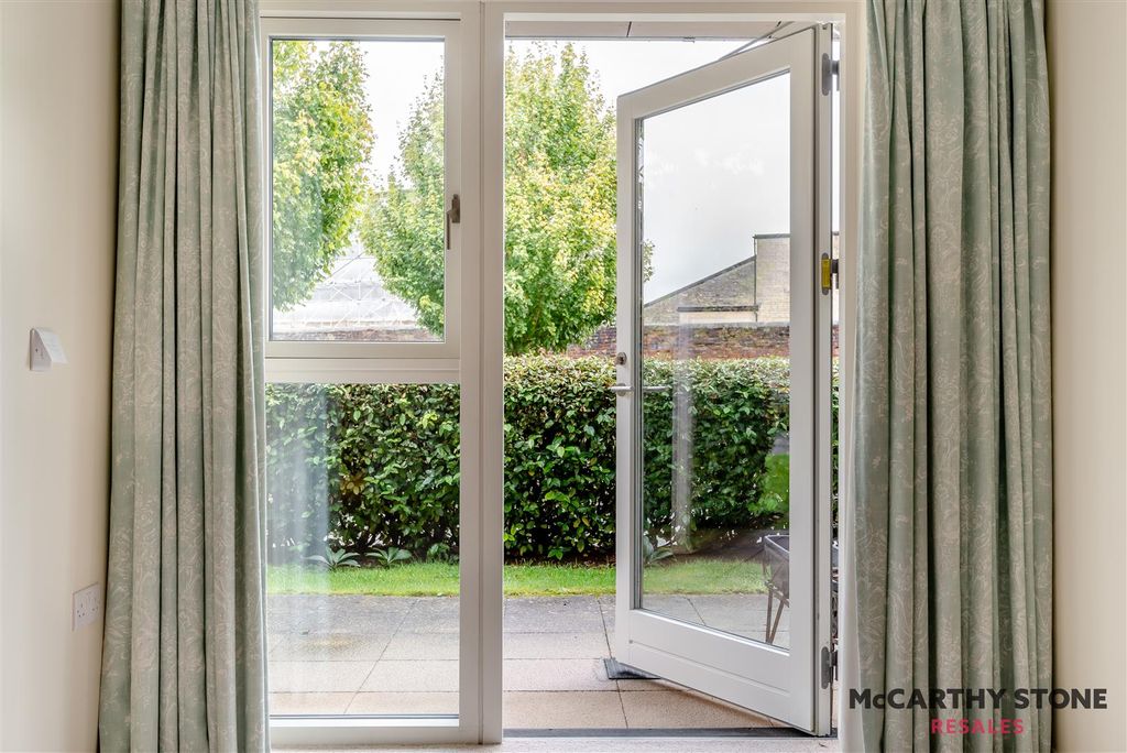 Property photo 2 of 21 8622559-Interior05.Jpg