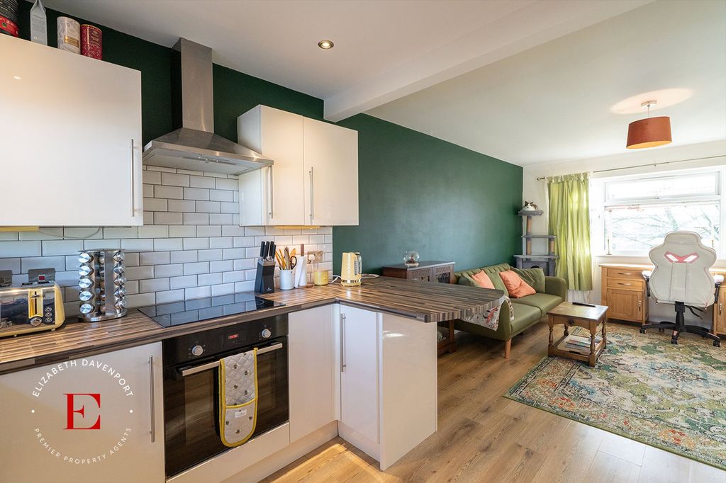 Property photo 2 of 17