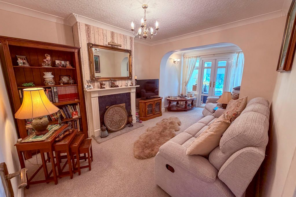 Property photo 3 of 25 Sitting Room