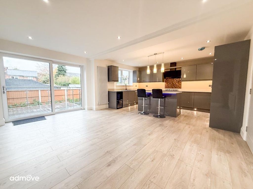 Property photo 3 of 35 Photo 23