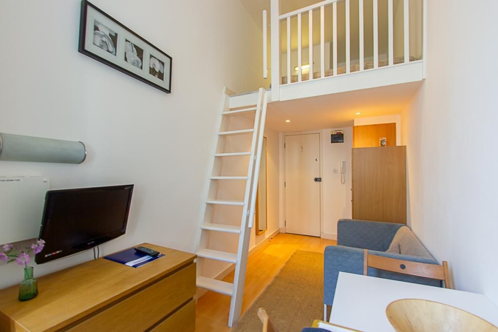 Property photo 1 of 8 Studio To Rent