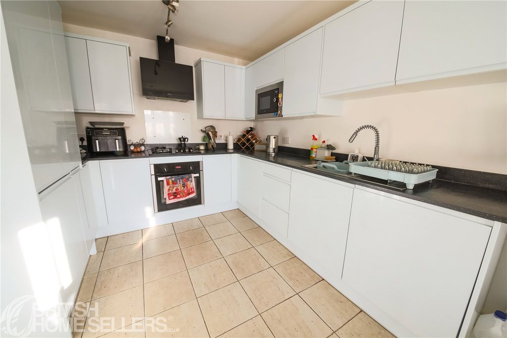 Property photo 2 of 16 Picture No. 13