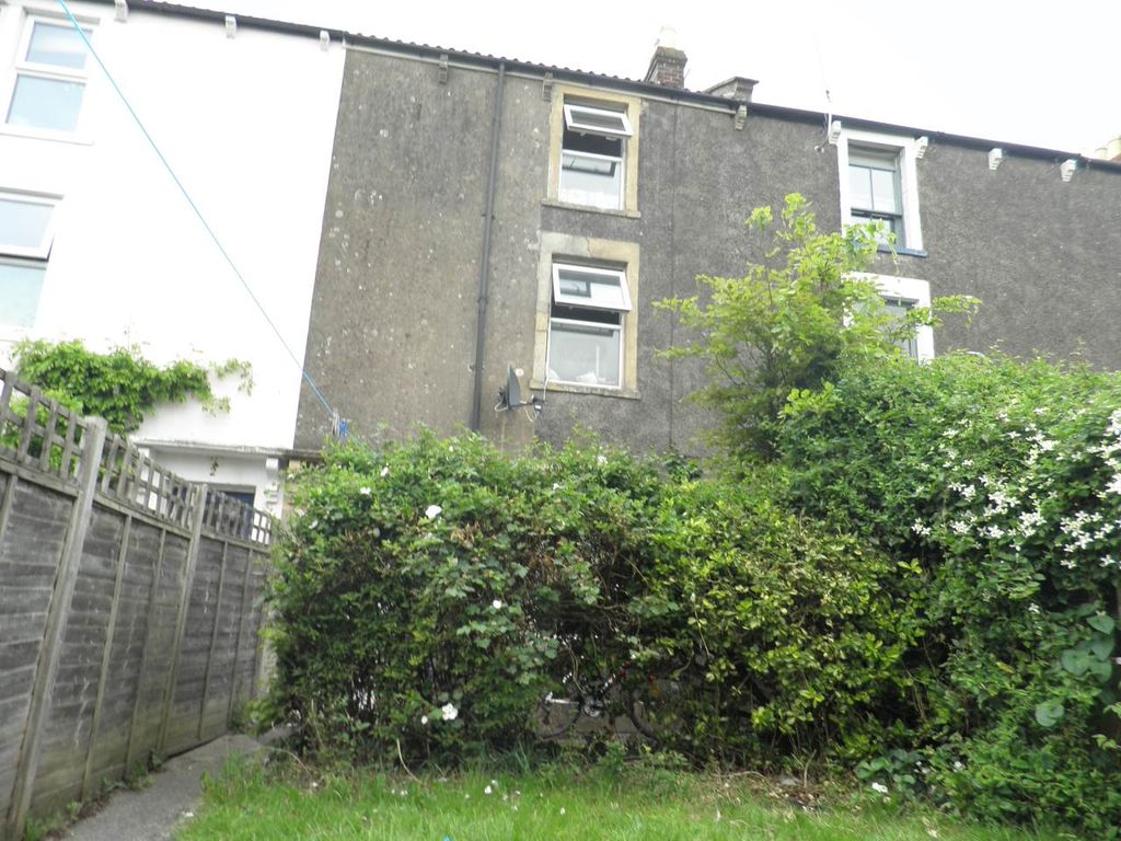 Property photo 1 of 3 Front