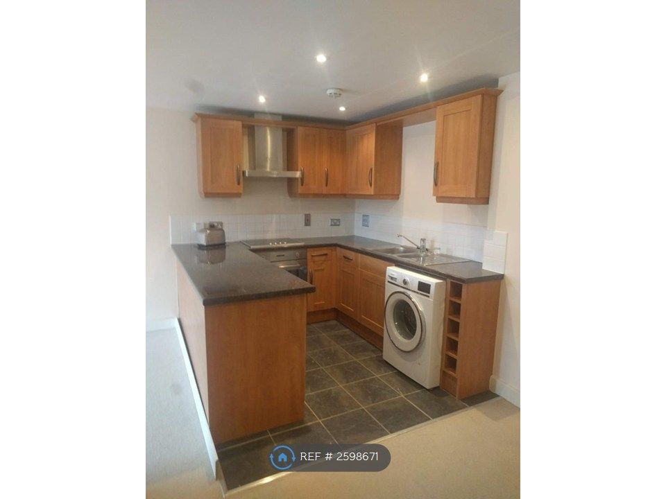 Property photo 3 of 13 Kitchen