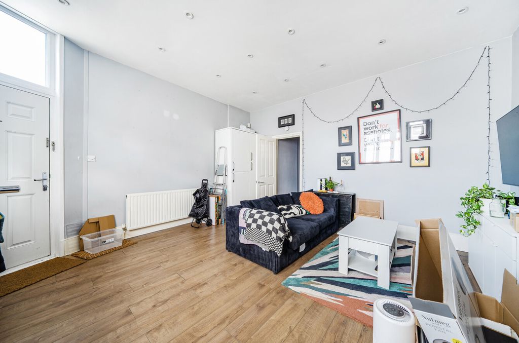 Property photo 1 of 9 1319231-5-686c317...