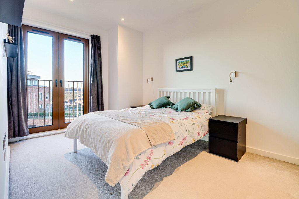 Property photo 3 of 16 Bedroom