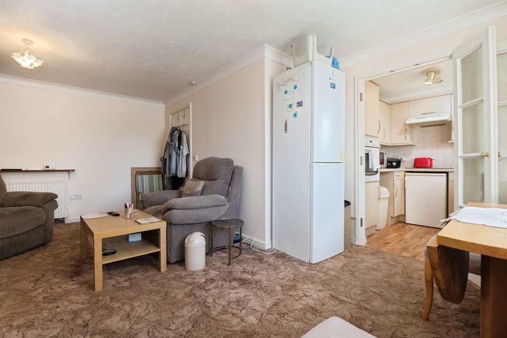 Property photo 3 of 13