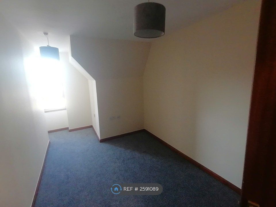 Property photo 3 of 9 Livingroom