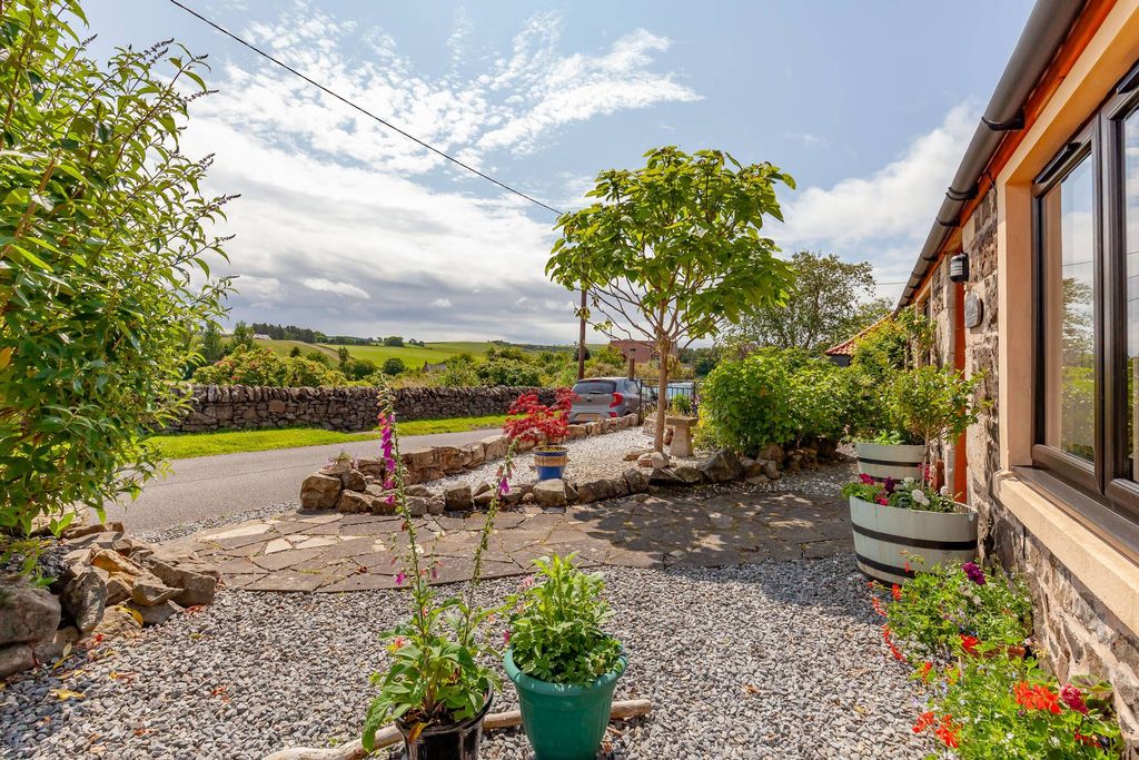 Property photo 3 of 38