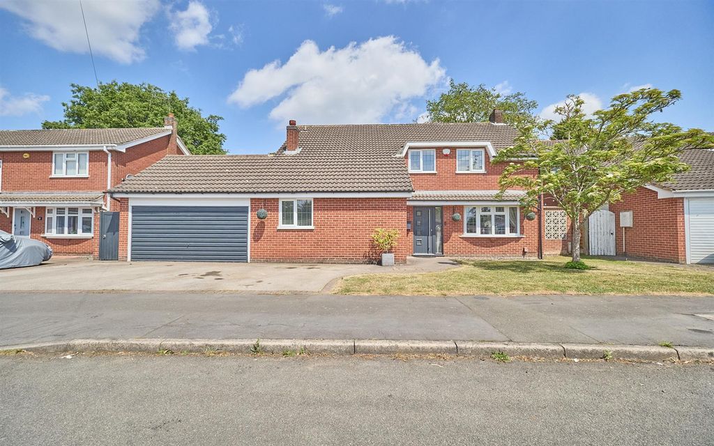 Property photo 1 of 28 Grange Drive 29.Jpg