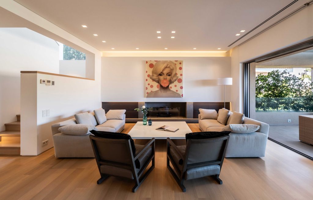 Property photo 3 of 40