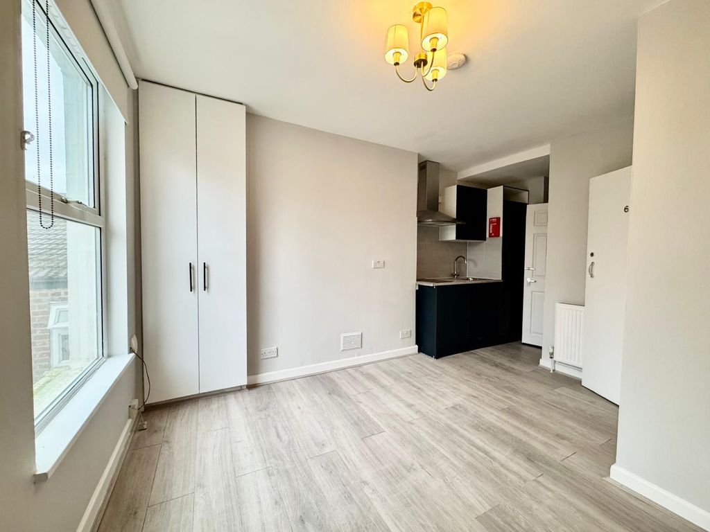 Property photo 3 of 6 Photo 2